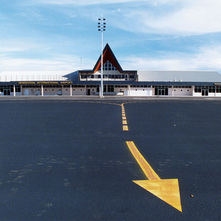ヘンダーソン国際空港整備