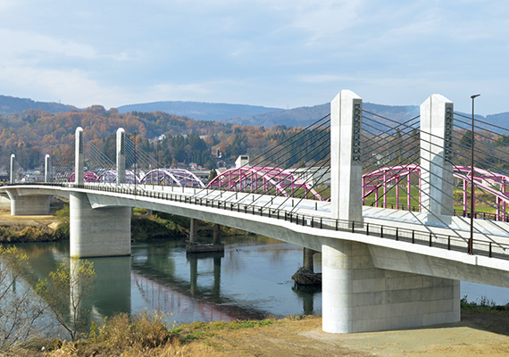 飯山市中央橋エクストラドーズド橋